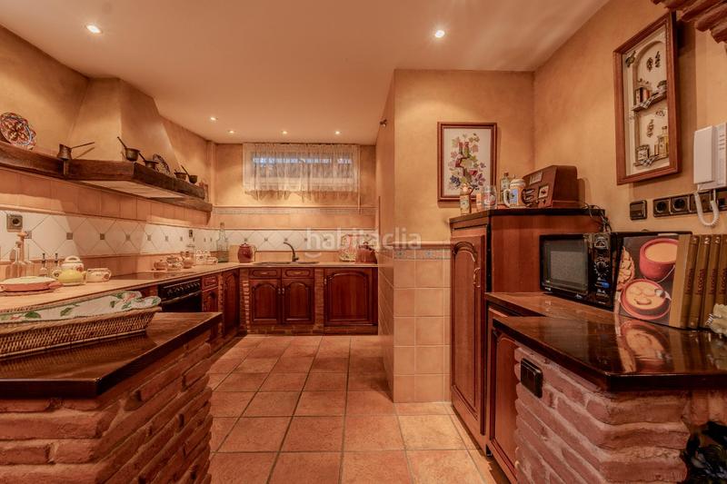 Foto cb0d1edc-a78e-448f-aba9-89a3342e8c49. Chalet en avenida de la rioja 4 espectacular chalet en urbanización las aranzadas en Lardero