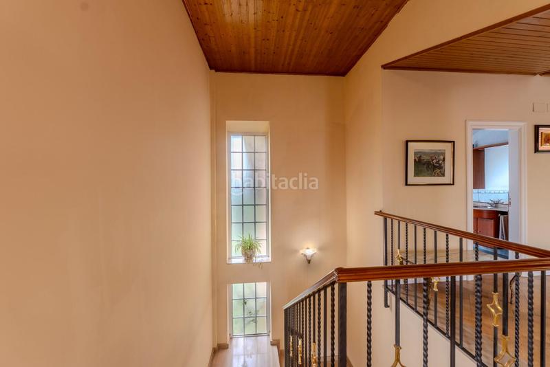 Foto f3565ff7-5c6a-4918-a885-73c2f323f54d. Chalet en avenida de la rioja 4 espectacular chalet en urbanización las aranzadas en Lardero