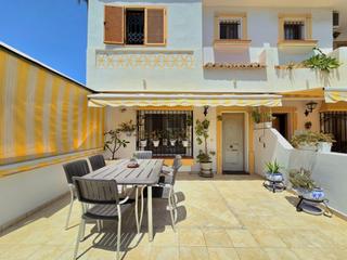 Reihenhaus en Calle de las capitulaciones 18. Chalet adosado en montemar el pinillo