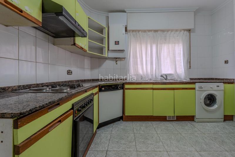 Foto 2e503386-2e4b-4a1e-90ce-d1225a48327f. Piso en avenida burgos 116 amplio piso en portillejo valdegastea en Logroño