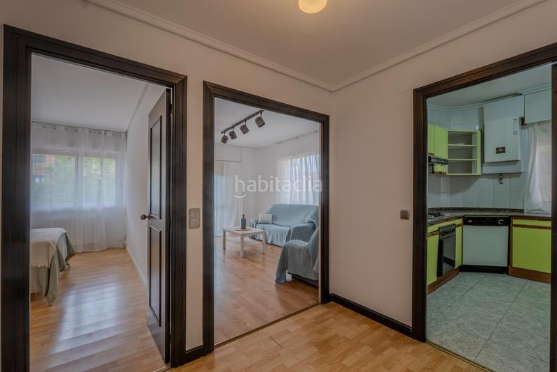 Foto 5d007e42-dab4-4a80-8fff-c214d3c95fba. Piso en avenida burgos 116 amplio piso en portillejo valdegastea en Logroño