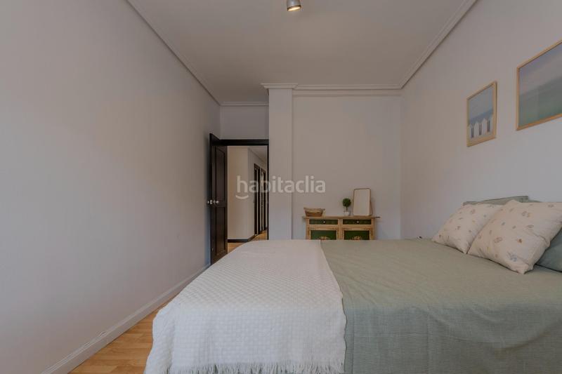 Foto 6e13d6eb-d977-4c69-8a4d-b753c8b097e3. Piso en avenida burgos 116 amplio piso en portillejo valdegastea en Logroño