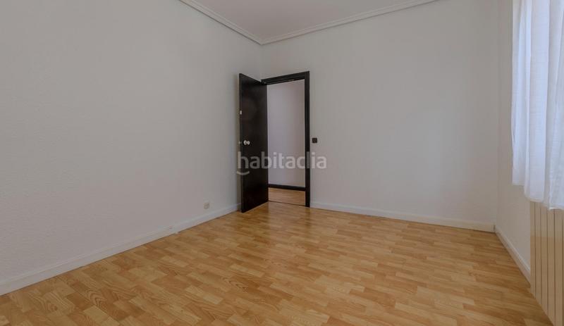 Foto 753ed415-c8cd-41d6-b9d8-08331e01be97. Piso en avenida burgos 116 amplio piso en portillejo valdegastea en Logroño