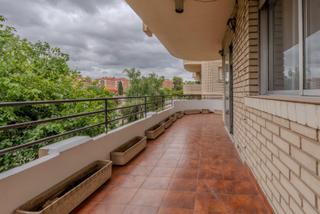 Flat in Avenida burgos 116. Amplio piso en portillejo  valdegastea