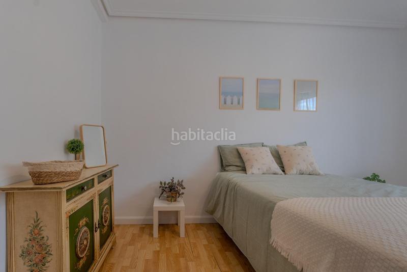 Foto a34720bd-2bba-40b6-bb79-bf83061e6847. Piso en avenida burgos 116 amplio piso en portillejo valdegastea en Logroño