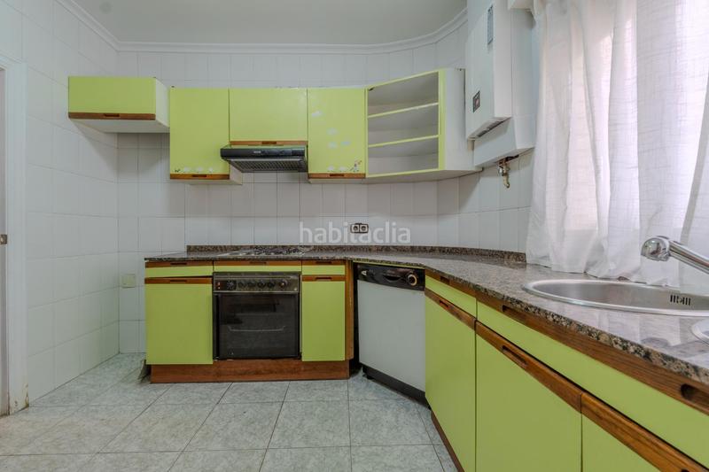 Foto a675db86-b54b-4eba-8ca3-e70445d8e47d. Piso en avenida burgos 116 amplio piso en portillejo valdegastea en Logroño