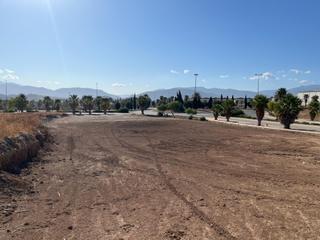 Terrain industriel à Calle de beatriz núñez 37. Parcela en esquina a la venta