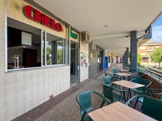 Local Comercial a Calle del pintor moreda 17. Se vende bar chelo