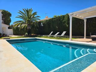 Chalet in Arroyo de la Miel. Casa independiente en benalmadena