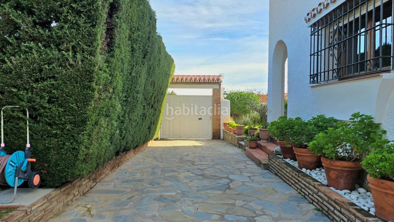 Foto c661f21e-bd08-4985-8804-7e89b508a0c7. Xalet amb calefacció aparcament piscina a Arroyo de la Miel Benalmádena