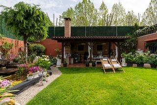 Reihenhaus in Calle najeril 22. Adosado con jardín en villamediana de iregua