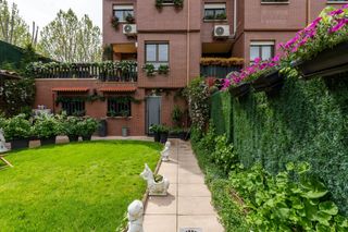 Semi detached house in Calle najeril 22. Adosado con jardín en villamediana de iregua