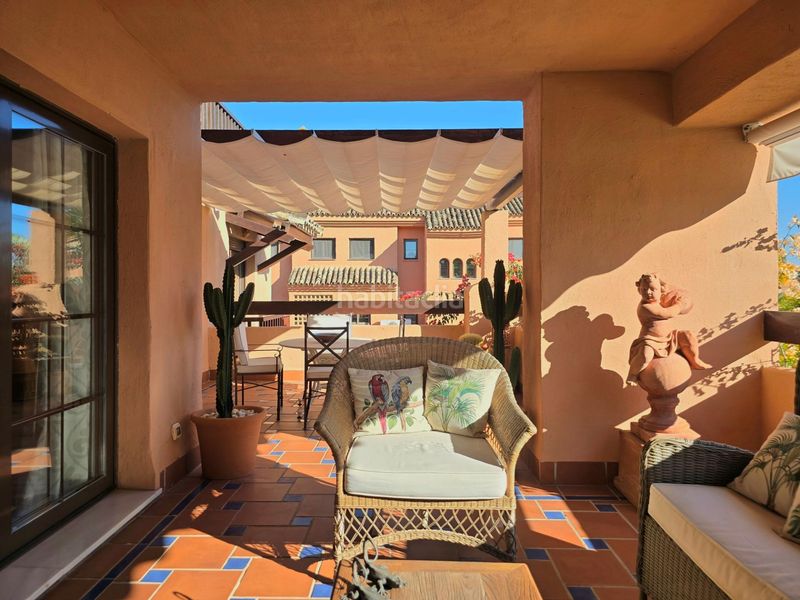Foto 5dd7840e-ff1b-47d4-a3a7-2ab3d89a8962. Apartament amb aparcament piscina a Atalaya - Isdabe Estepona