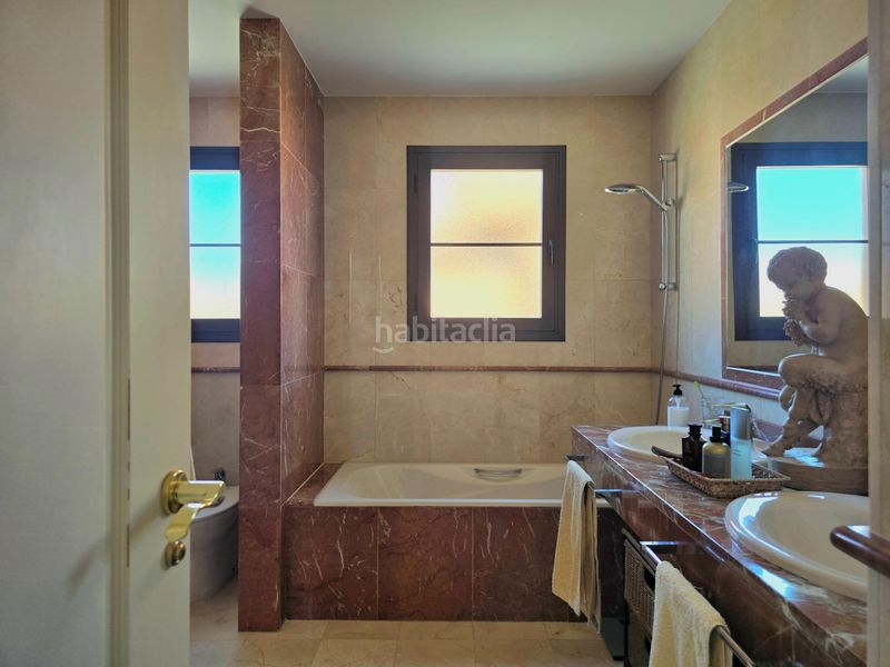 Foto e9016d46-d730-45a4-bbcf-4ac5db2c81a7. Apartament amb aparcament piscina a Atalaya - Isdabe Estepona