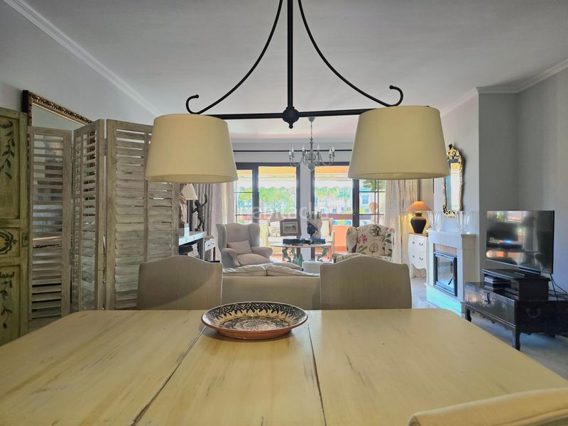Foto ee257463-e7fa-418f-8048-d1429cb2d832. Apartament amb aparcament piscina a Atalaya - Isdabe Estepona