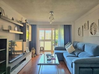 Pis a Avenida sorolla 22. Piso de 4 dormitorios en torremolinos