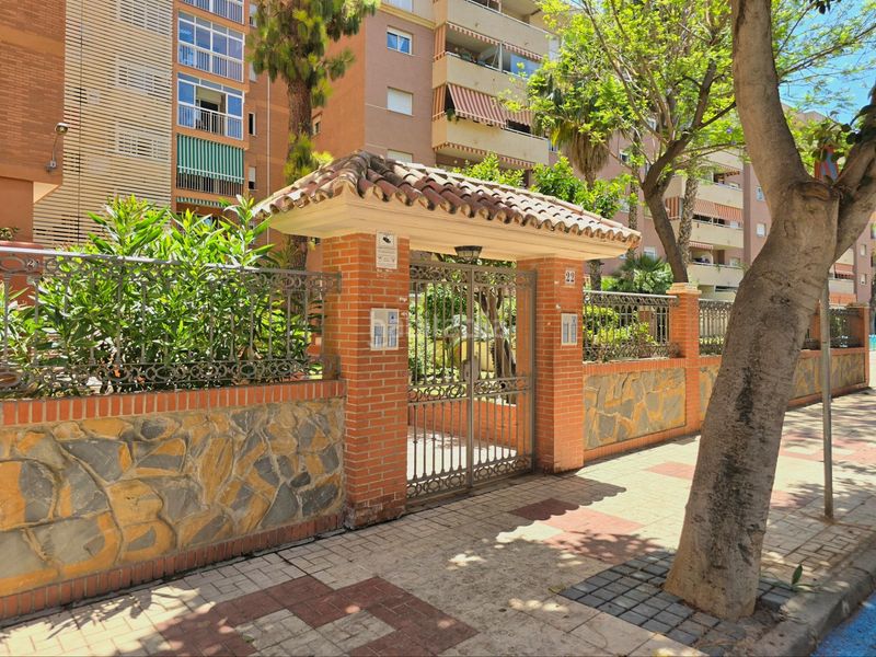 Foto 2e3c6a89-13fb-44fb-b974-d4e336735228. Pis a avenida sorolla 22 a Ayuntamiento Torremolinos
