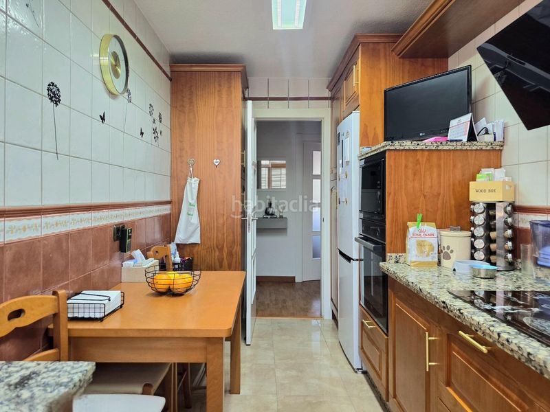 Foto 4cd5ecb8-7933-4729-8864-b48a0a7bd20e. Pis a avenida sorolla 22 a Ayuntamiento Torremolinos
