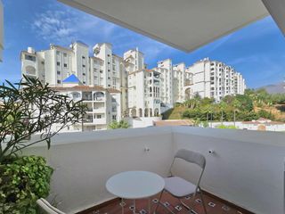Apartament a Avenida Avenida Puerta del Mar 4