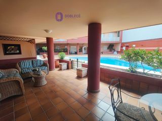 Casa adossada  Avenida castelao. Magnifica vivienda adosada con piscina en nigrán