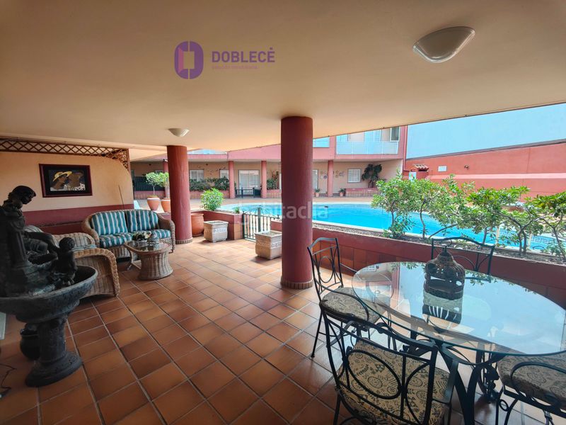 Foto e9dd0a03-f36b-4cee-8a5a-e7bd439da3b2. Casa adossada amb xemeneia calefacció aparcament piscina a Nigrán