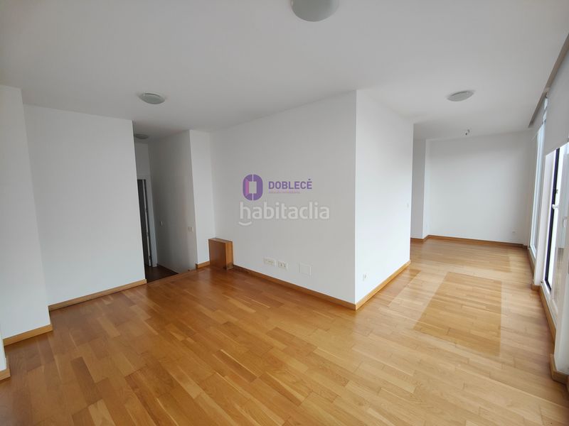 Foto 20f09bab-b076-42ac-b826-6ff12a85d211. Miete etagenwohnung mit heizung in Plaza España - Corte Inglés Vigo