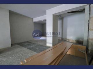 Local Comercial en Calle de Pizarro 34
