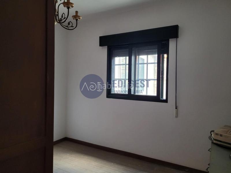 Foto a97e42f1-f0e8-4c94-a667-b92ffd3a69f2. Casa adossada a Lavadores Vigo
