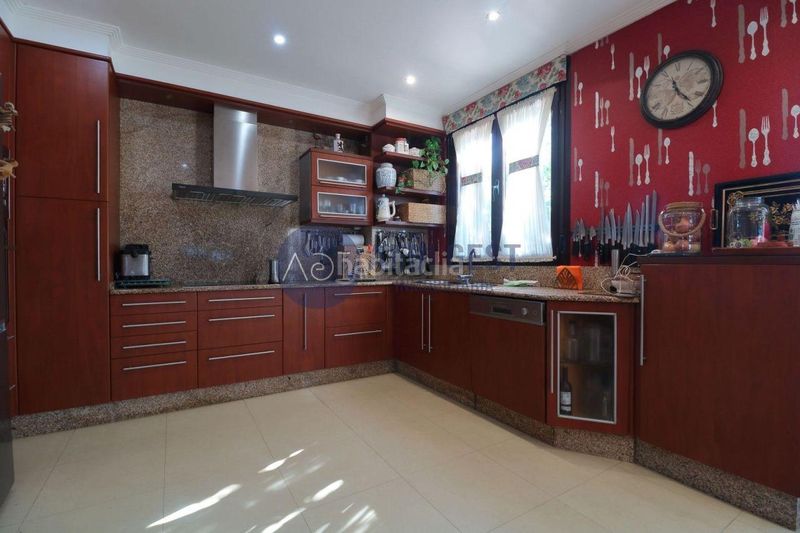 Foto 22a6c099-e84d-4923-a384-ab7b2e53415c. Chalet avec chauffage parking piscine dans Cabral - Candeán Vigo