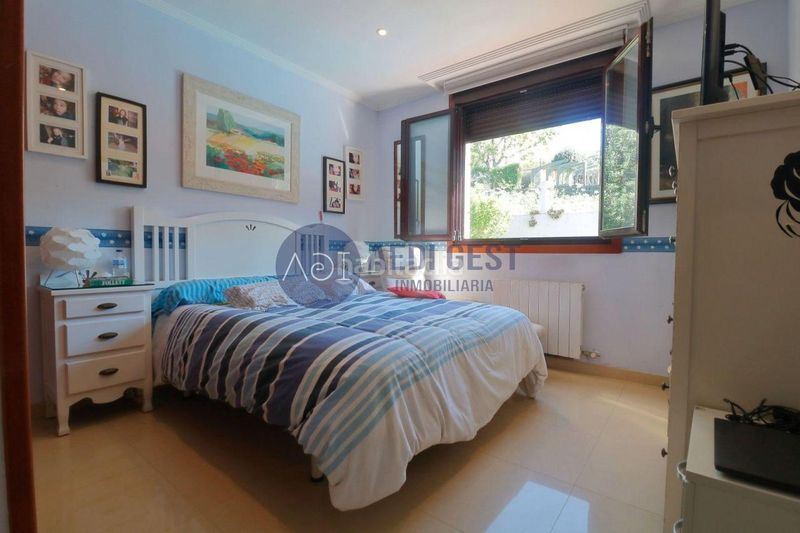 Foto bdae7613-4f94-4afb-be29-d20999523d52. Chalet avec chauffage parking piscine dans Cabral - Candeán Vigo