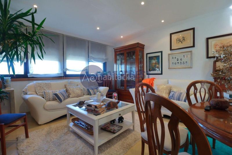 Foto e4ea21c6-51d9-4805-b9e1-8e959fefe6aa. Chalet avec chauffage parking piscine dans Cabral - Candeán Vigo