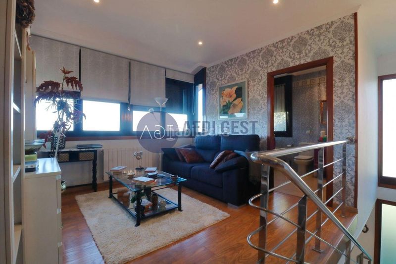 Foto ff886a97-c2b5-47b7-81fd-e86cb4bc22d6. Chalet avec chauffage parking piscine dans Cabral - Candeán Vigo