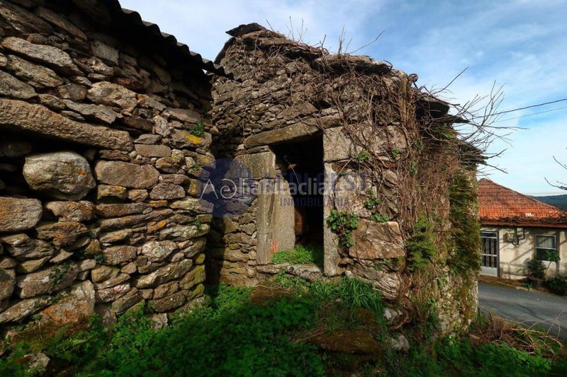 Foto 107b7521-1cfd-4319-8c3d-6759148a8cd5. Maison jumelée dans lugar nogueira 43 dans Leiro
