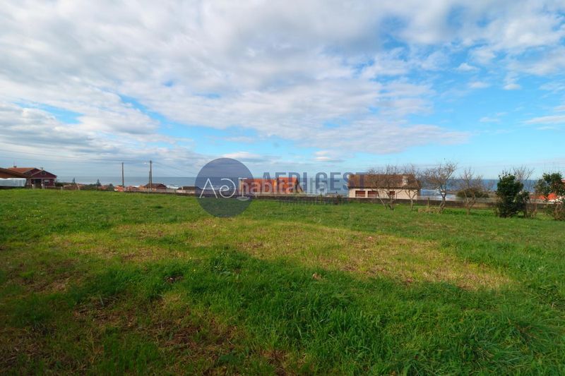 Foto be972b52-a1a0-4ce1-9d2b-554630c4d97a. Terreny residencial a Oia