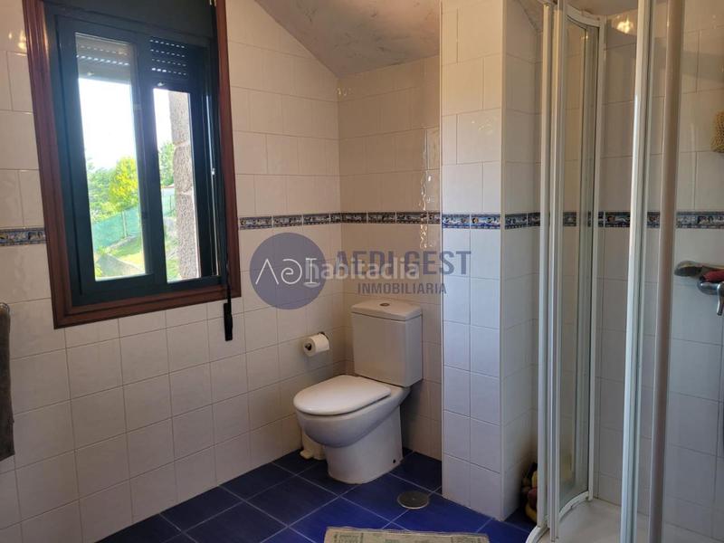 Foto e878ffaa-5d0e-4147-9b93-341fef44cc4c. Casa con riscaldamento parcheggio in Aldán Cangas