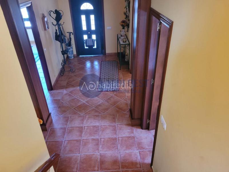 Foto 2dd0e3ca-eb68-4f26-b51f-94f54c2bf170. Haus mit heizung parking in Aldán Cangas