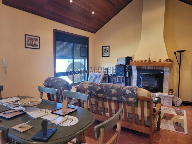 Foto 5632c4cb-4c2e-47e6-9b8e-5aec02eff4a2. Haus mit heizung parking in Aldán Cangas