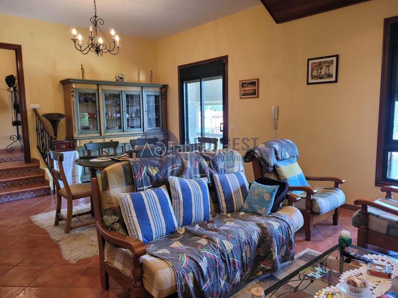 Foto a5dcdcc0-5ac1-402e-b6b4-97e63060a71e. House with heating parking in Aldán Cangas