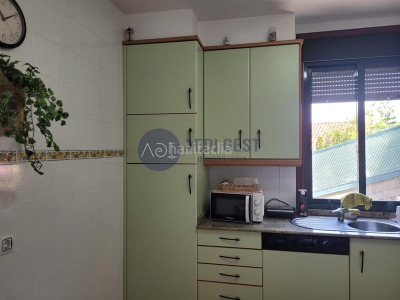 Foto abaa316e-1cc9-435d-9834-89cf174912f2. House with heating parking in Aldán Cangas