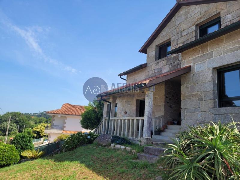 Foto beb0b2ec-76a3-4f95-ac23-6e8768ab36dd. House with heating parking in Aldán Cangas
