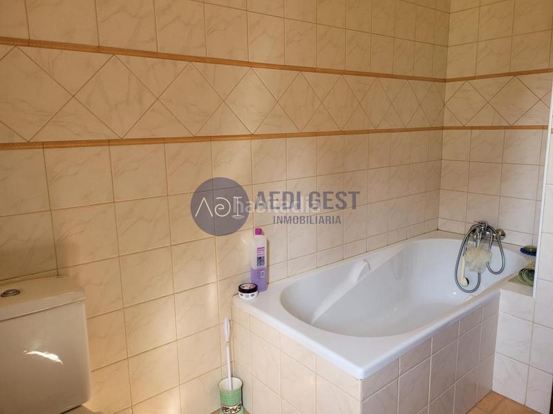 Foto c1efabcc-be77-4716-8c43-291c04a6ada7. House with heating parking in Aldán Cangas