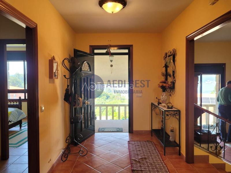 Foto d15668e7-bf1d-4fee-b531-4e4ee87b3519. House with heating parking in Aldán Cangas