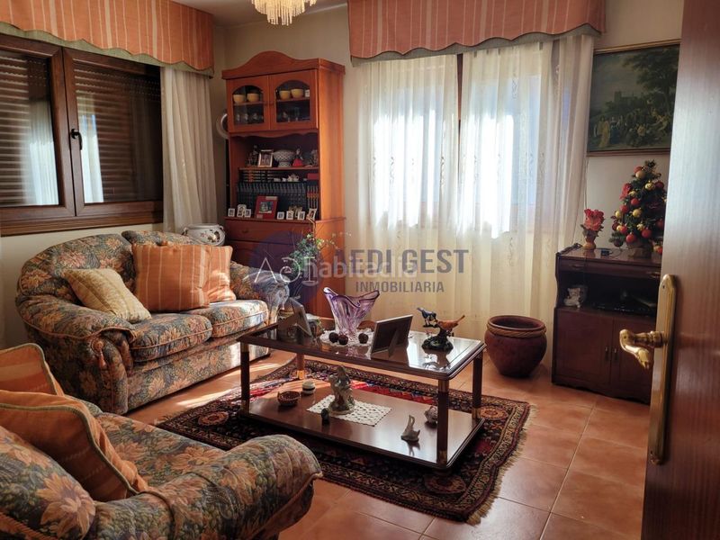 Foto 0ff71fa7-2df6-44f0-859c-3fa6676c7ea3. Casa amb calefacció aparcament a Gondomar