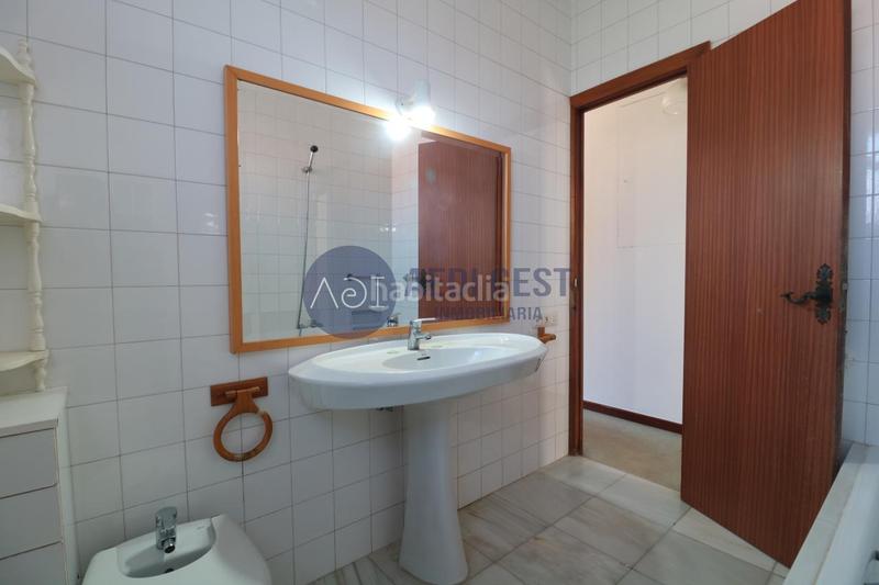 Foto fd342466-4757-45cd-ae92-8063b4f8b048. Chalet mit heizung parking in Coruxo - Oia - Saiáns Vigo