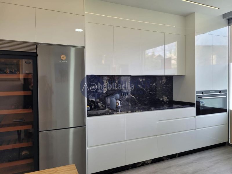 Foto c6a4543a-42f0-4e54-b8de-bcd6687f7265. Planta baixa amb calefacció a Coruxo - Oia - Saiáns Vigo