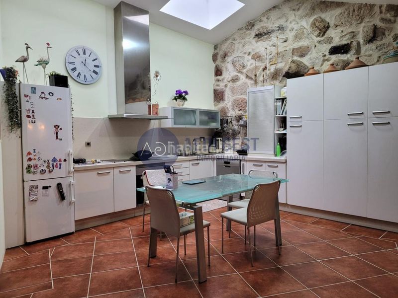 Foto d12493c9-ed28-491f-b9c0-9d22ad9e5188. Casale con riscaldamento parcheggio in Gondomar