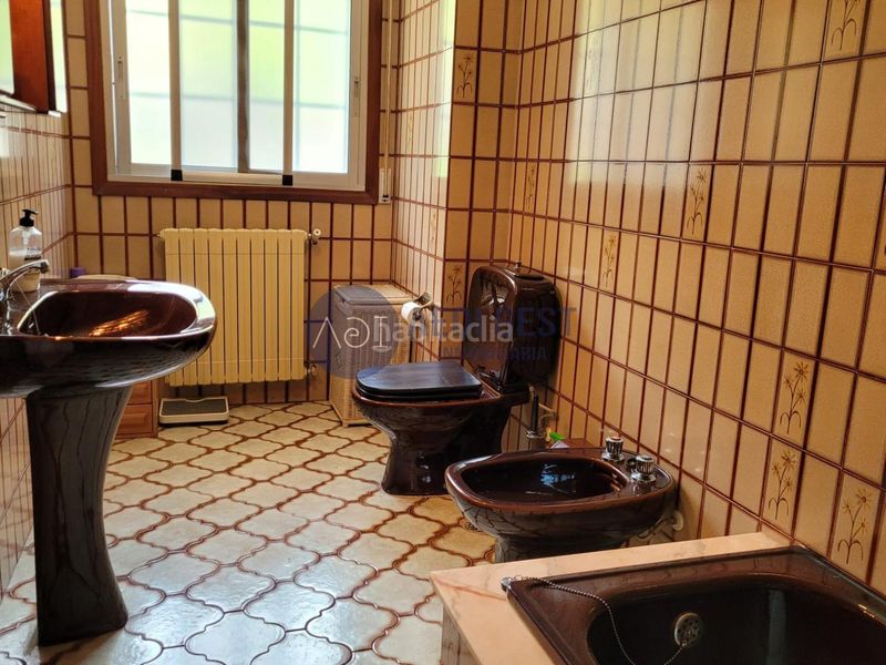 Foto 40e6daff-6a42-457a-8375-1e38861e6264. Casa amb calefacció aparcament a Gondomar