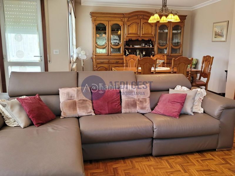 Foto abe112ca-c733-42ad-ad9e-a05c5fd0d9b2. Casa amb calefacció aparcament a Gondomar