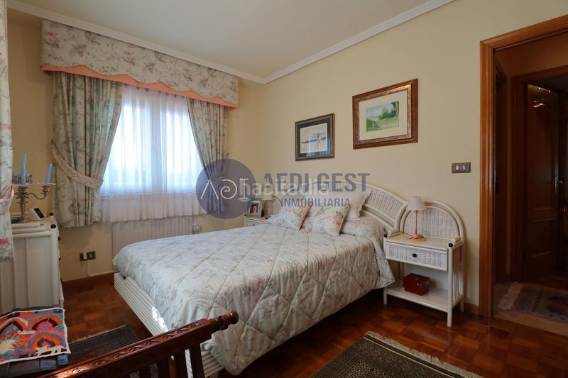Foto bbb2924d-f1bc-4a87-ba0f-7bd92112c5e5. Casa amb calefacció aparcament piscina a Oia