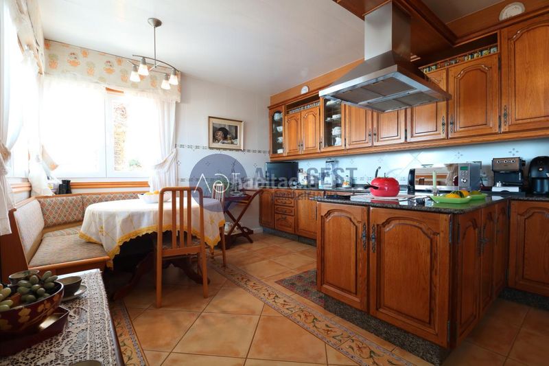Foto e565cee5-d3b4-493f-9e9a-614b36520eb7. Casa amb calefacció aparcament piscina a Oia